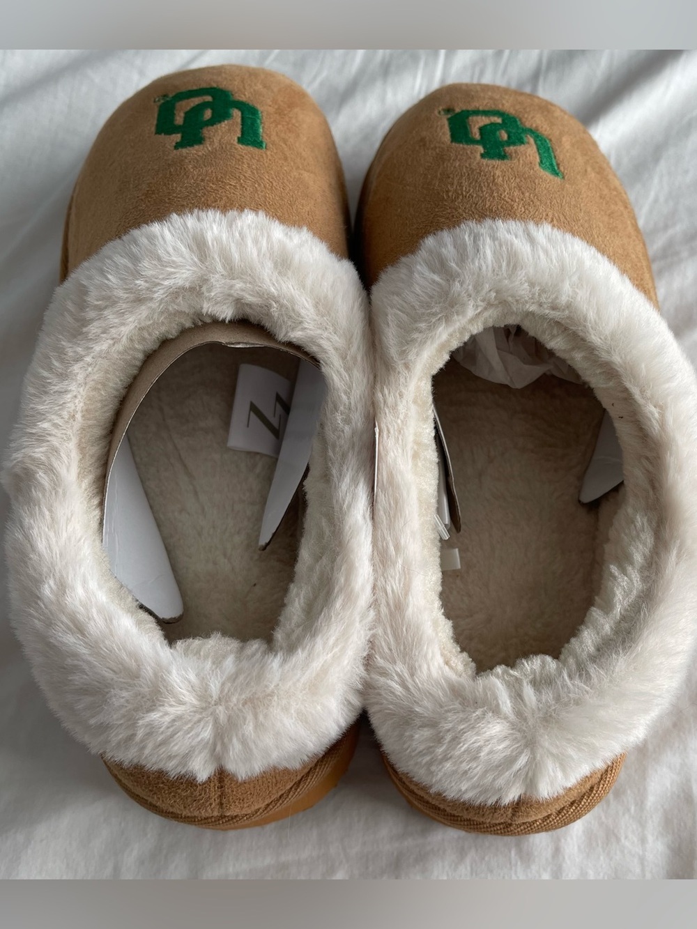 Oregon Ducks Women's Sz 9 / 10 Faux Fur Slippers Platform Shoes NCAA Teagan - Picture 6 of 9